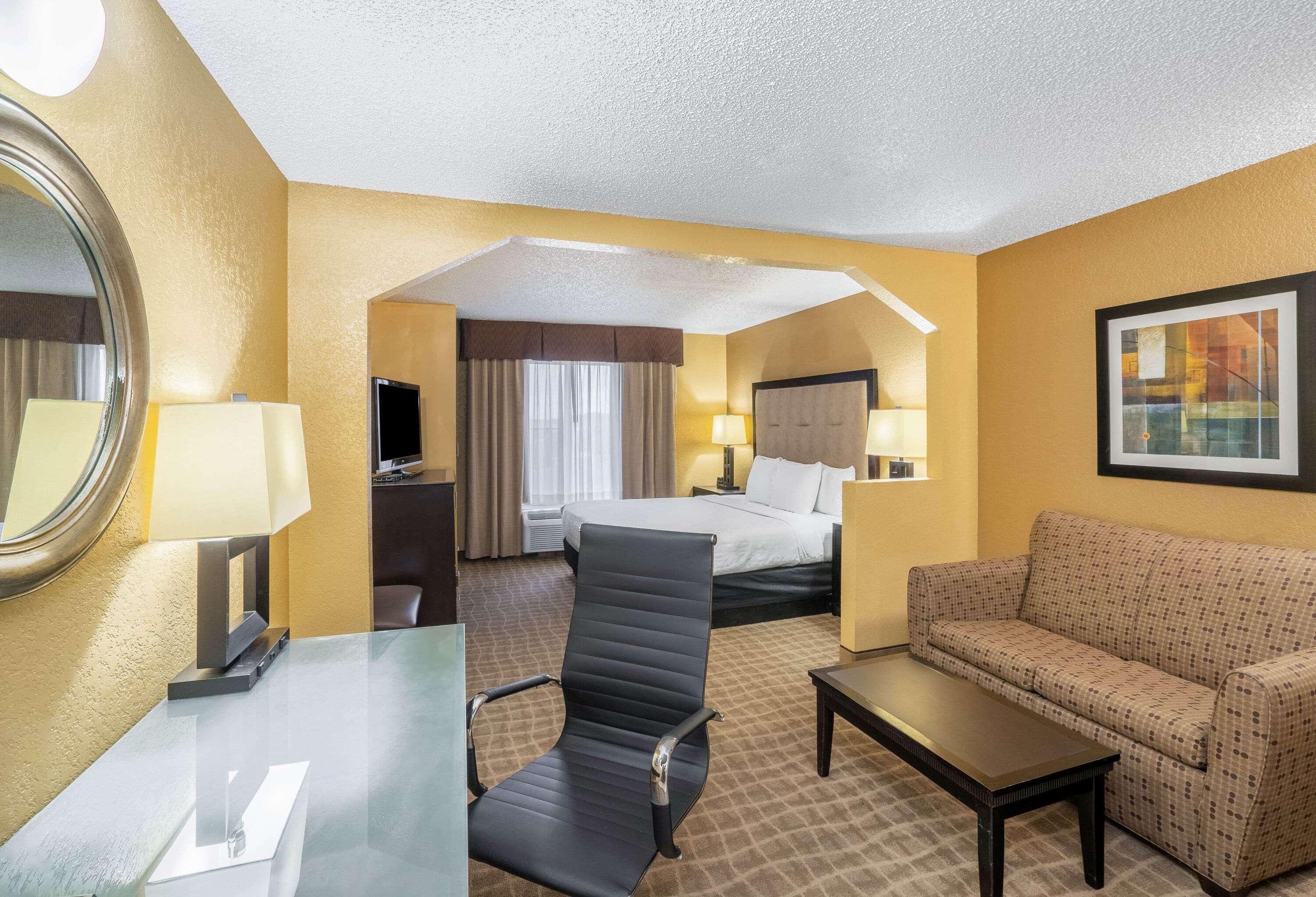La Quinta By Wyndham Hot Springs Ξενοδοχείο Εξωτερικό φωτογραφία