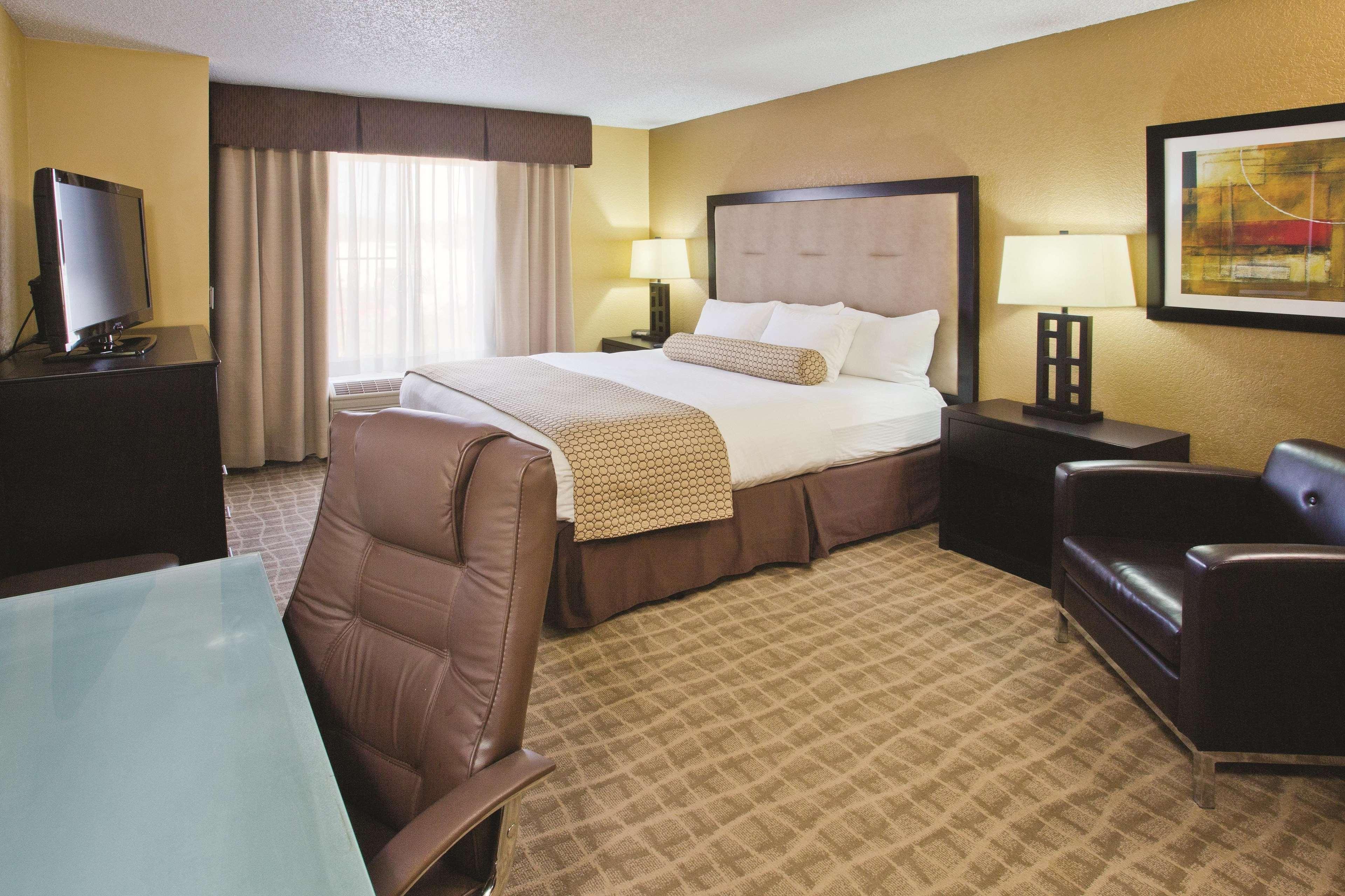 La Quinta By Wyndham Hot Springs Ξενοδοχείο Εξωτερικό φωτογραφία