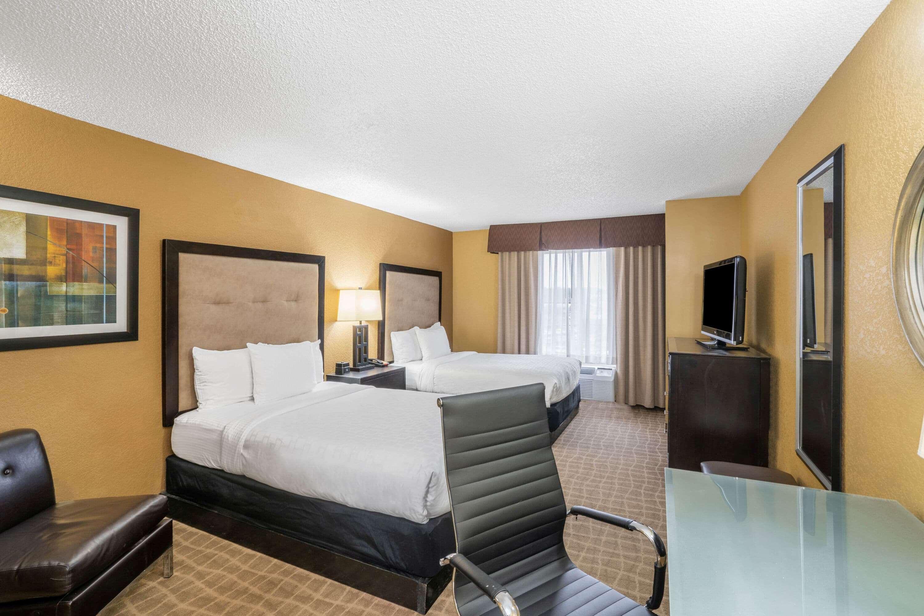 La Quinta By Wyndham Hot Springs Ξενοδοχείο Εξωτερικό φωτογραφία